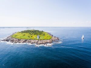 Courtesy of Visit Main - maine island trail - marinalife