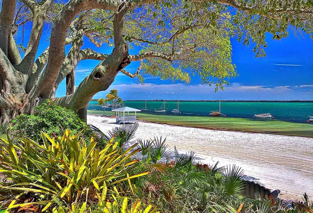 Follow members as they travel to the luxurious private isand in Lee County Florida, Useppa Island, for a sponsored slip-away trip.